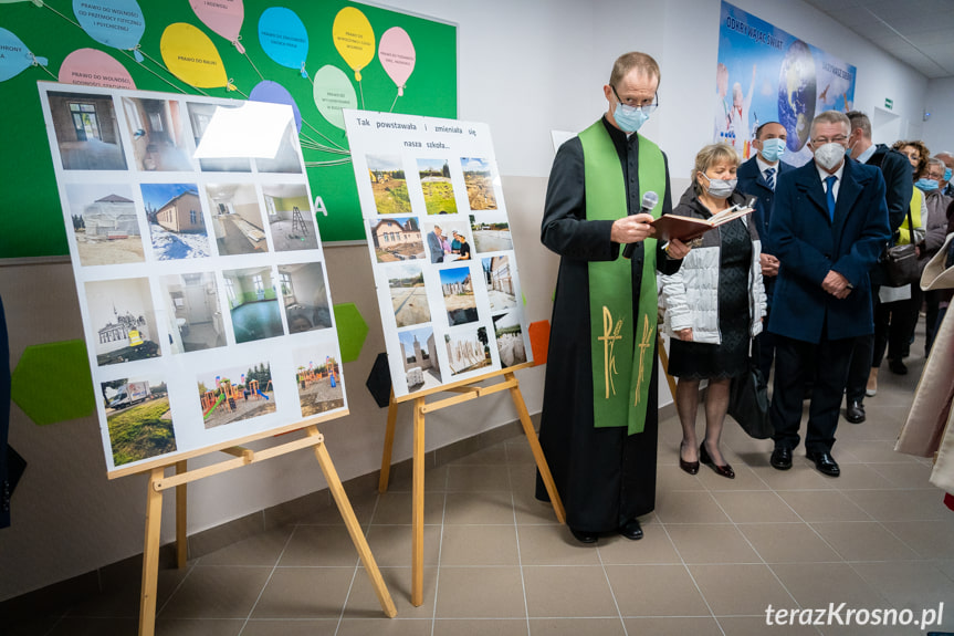 Otwarcie przebudowanej szkoły w Dobieszynie