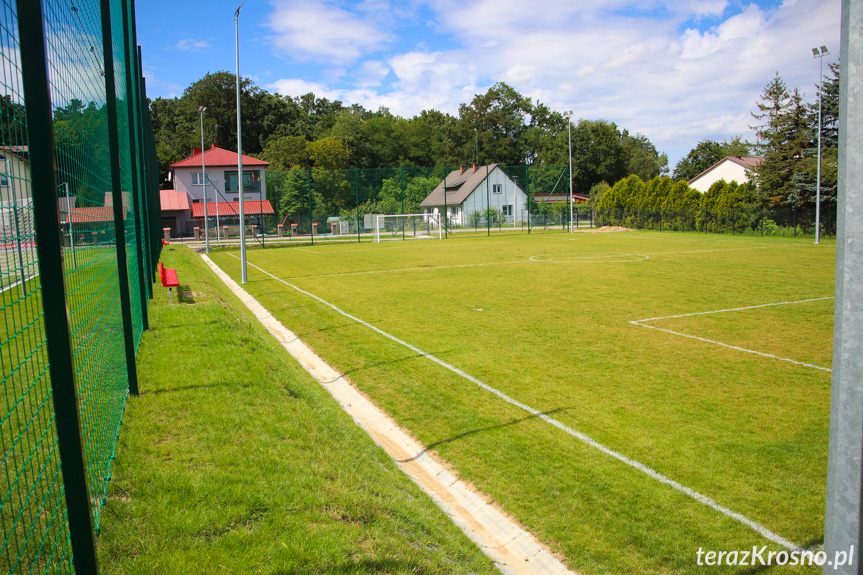 Otwarcie stadionu piłkarskiego w Klimkówce