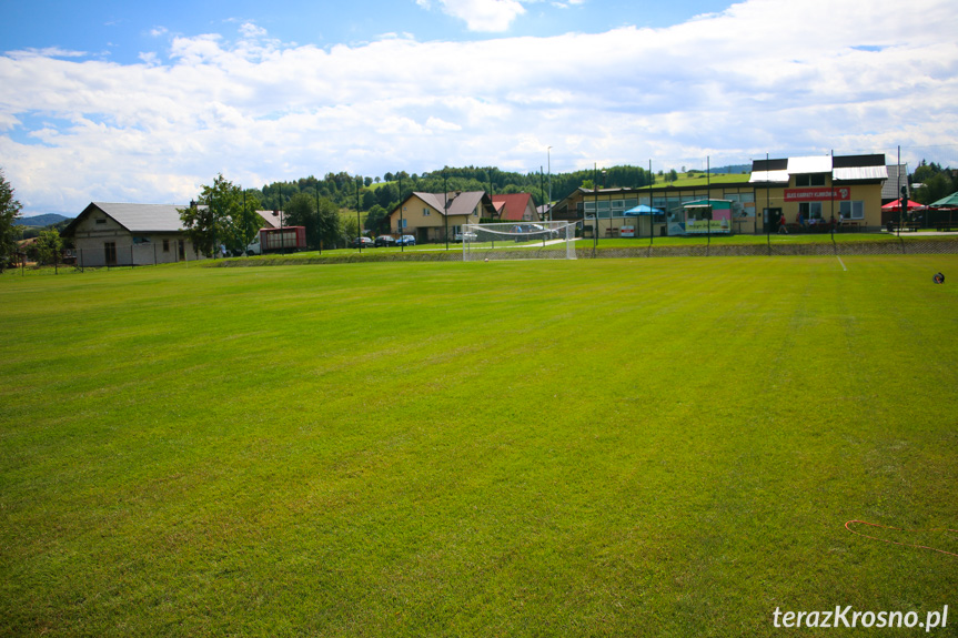 Otwarcie stadionu piłkarskiego w Klimkówce