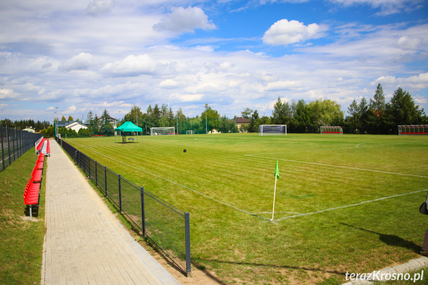 Otwarcie stadionu piłkarskiego w Klimkówce