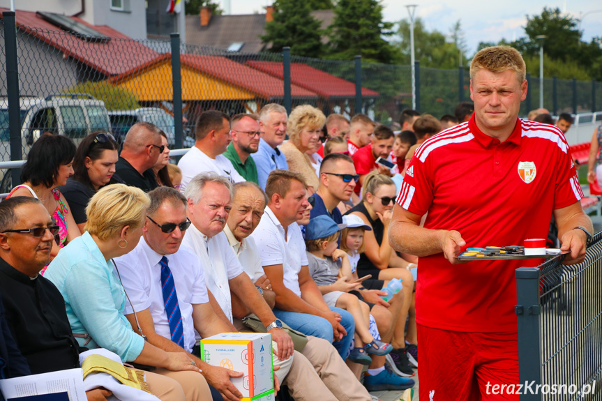 Otwarcie stadionu piłkarskiego w Klimkówce