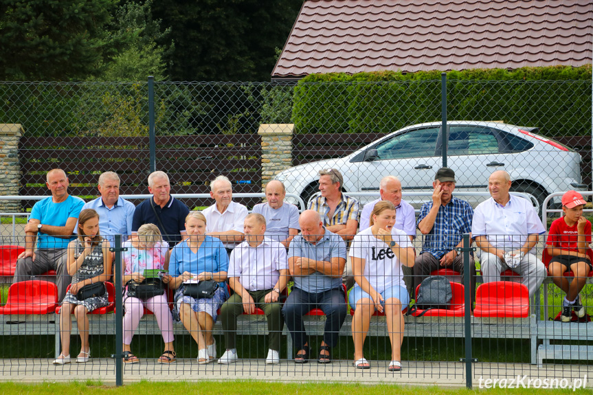 Otwarcie stadionu piłkarskiego w Klimkówce