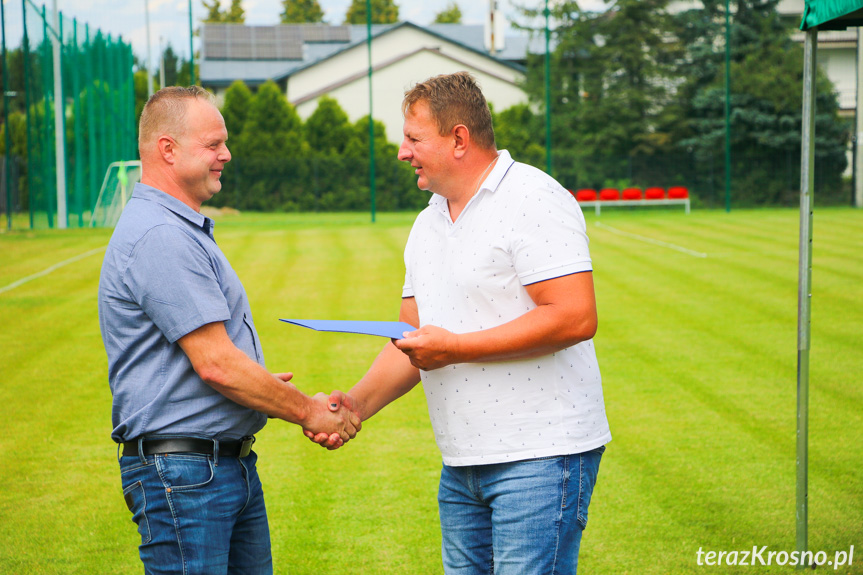 Otwarcie stadionu piłkarskiego w Klimkówce