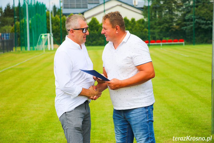 Otwarcie stadionu piłkarskiego w Klimkówce