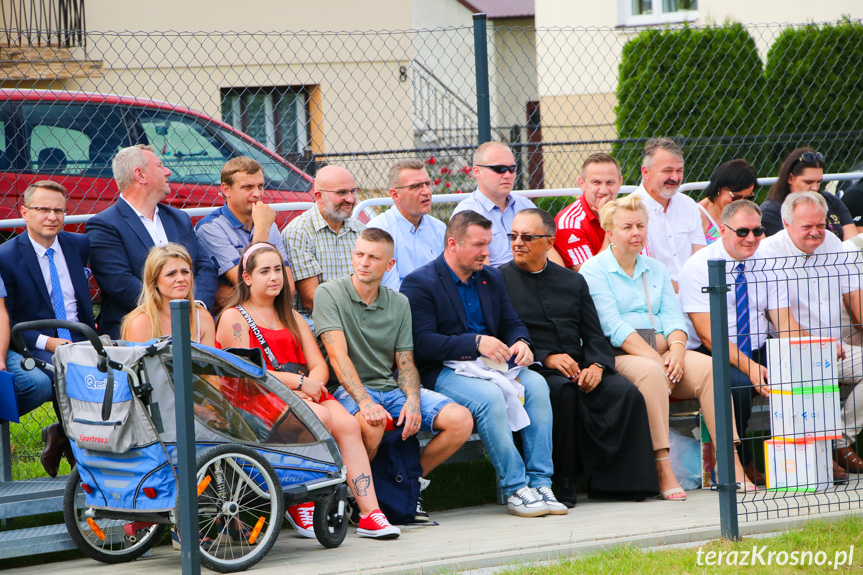 Otwarcie stadionu piłkarskiego w Klimkówce