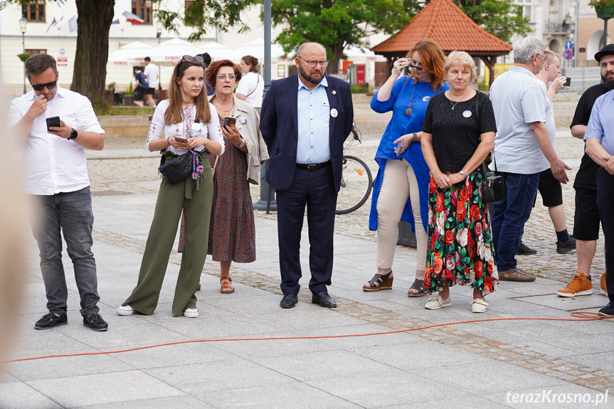 Otwarcie wystawy na rynku w Krośnie