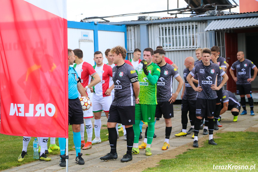 Partyzant MAL-BUD 1 Targowiska - Cosmos Naowotaniec 1:2