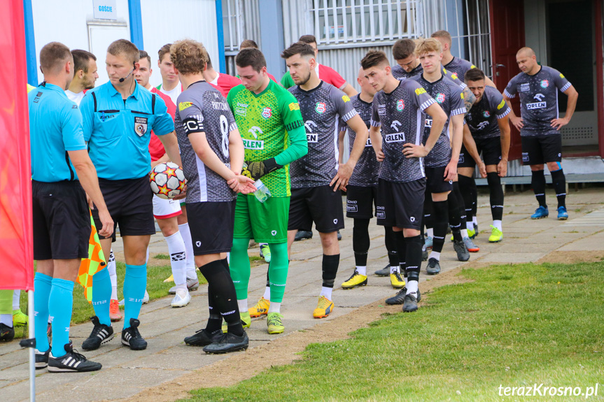 Partyzant MAL-BUD 1 Targowiska - Cosmos Naowotaniec 1:2