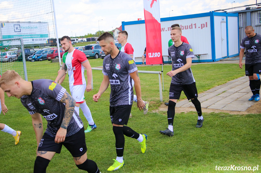 Partyzant MAL-BUD 1 Targowiska - Cosmos Naowotaniec 1:2