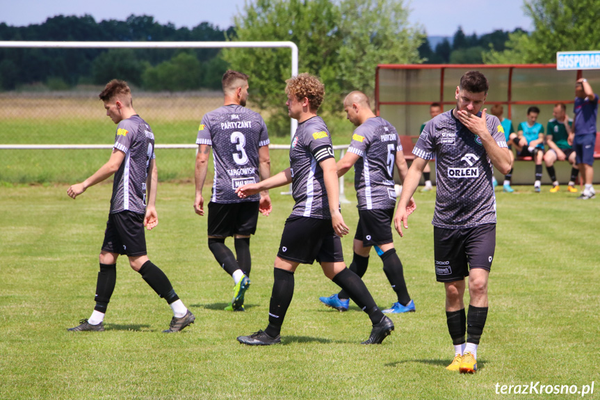 Partyzant MAL-BUD 1 Targowiska - Cosmos Naowotaniec 1:2