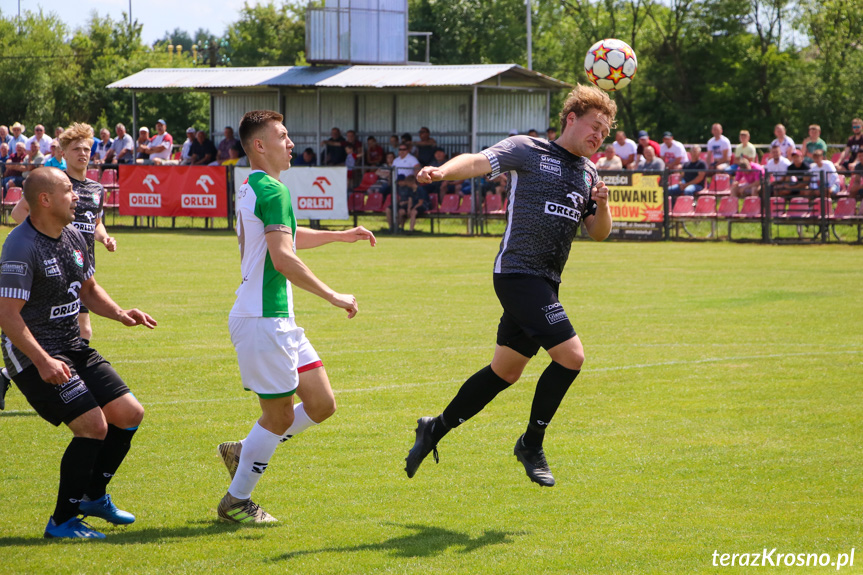 Partyzant MAL-BUD 1 Targowiska - Cosmos Naowotaniec 1:2