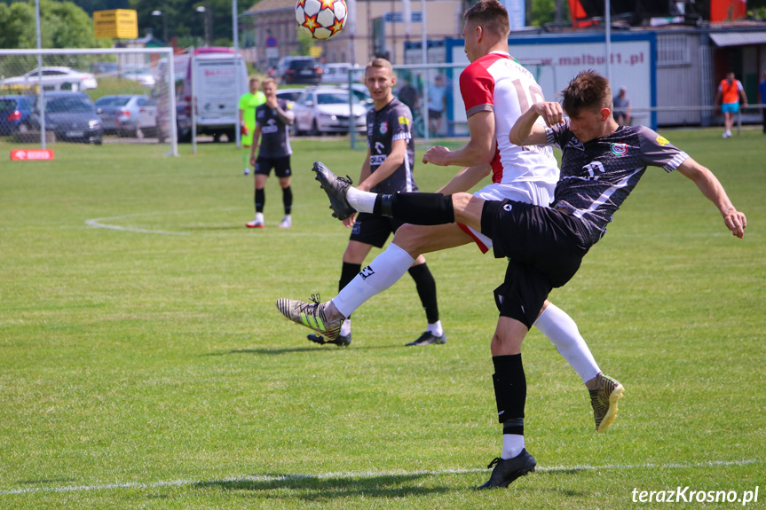 Partyzant MAL-BUD 1 Targowiska - Cosmos Naowotaniec 1:2