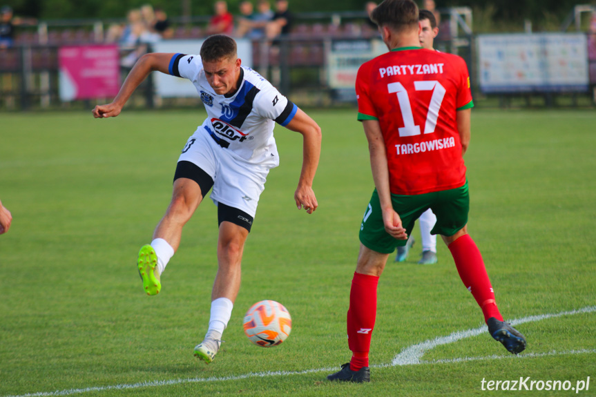 Partyzant MAL-BUD 1 Targowiska - Nafta Splast Jedlicze 1-1