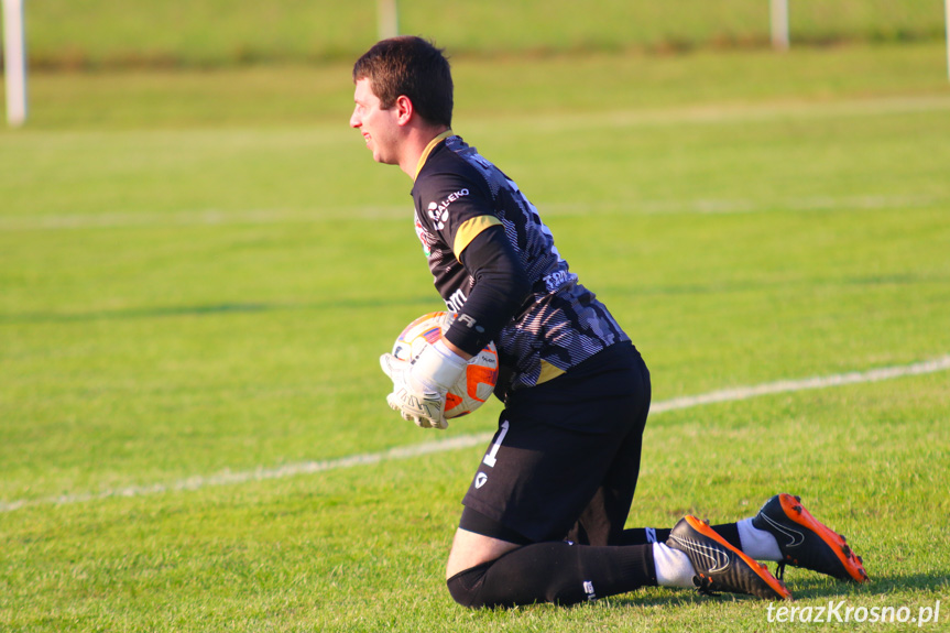 Partyzant MAL-BUD 1 Targowiska - Nafta Splast Jedlicze 1-1