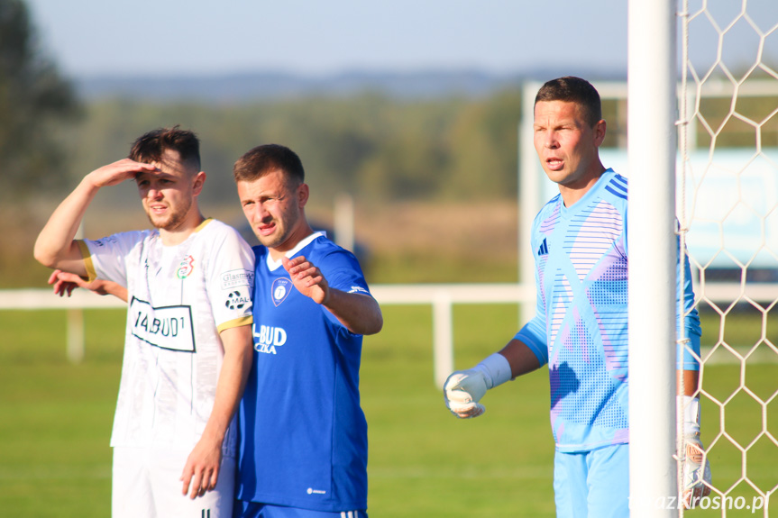 Partyzant MAL-BUD 1 Targowiska - Tempo Nienaszów 3-0 