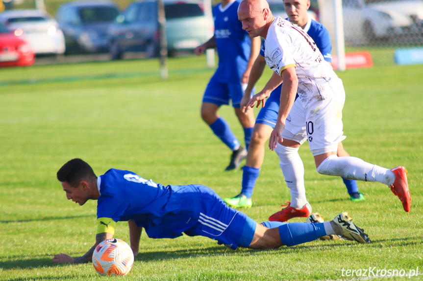 Partyzant MAL-BUD 1 Targowiska - Tempo Nienaszów 3-0 