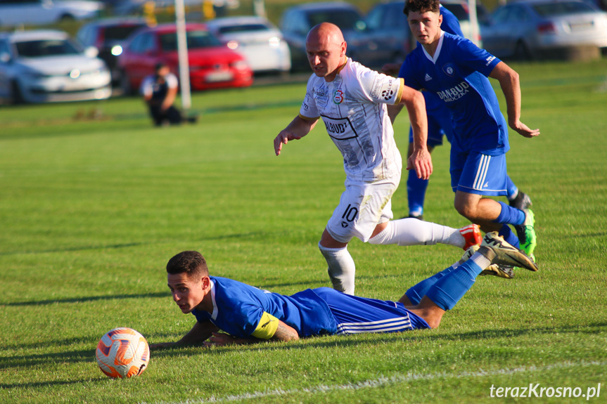 Partyzant MAL-BUD 1 Targowiska - Tempo Nienaszów 3-0 