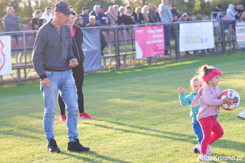 Partyzant MAL-BUD 1 Targowiska - Tempo Nienaszów 3-0 