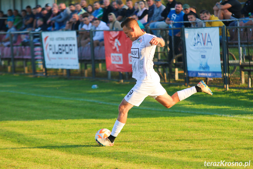 Partyzant MAL-BUD 1 Targowiska - Tempo Nienaszów 3-0 