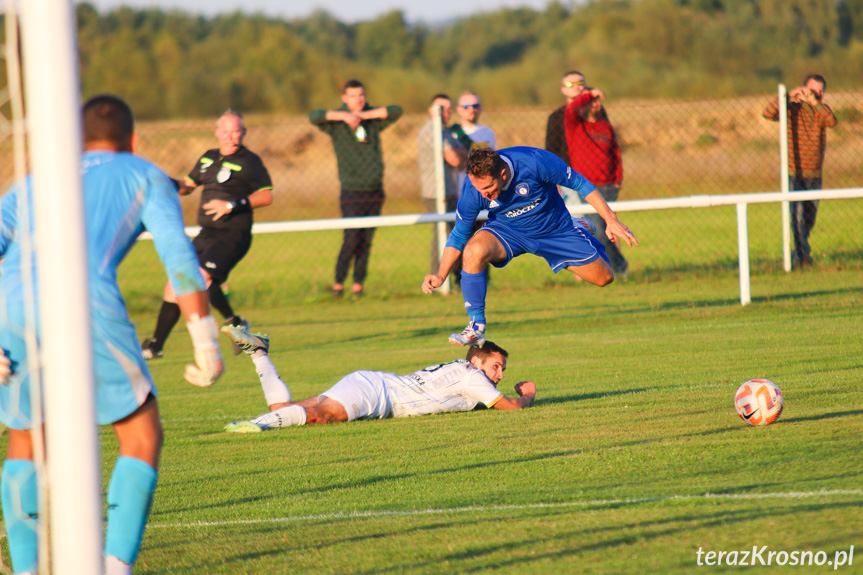 Partyzant MAL-BUD 1 Targowiska - Tempo Nienaszów 3-0 