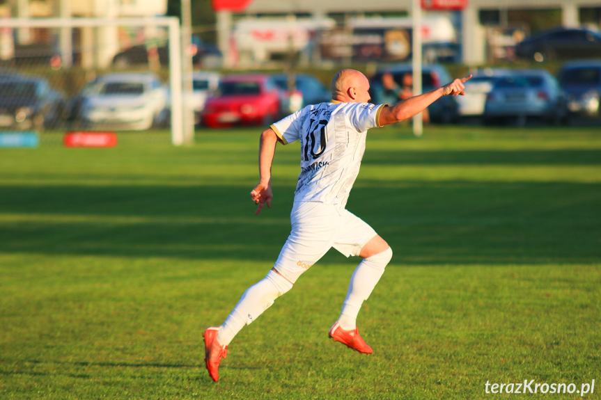 Partyzant MAL-BUD 1 Targowiska - Tempo Nienaszów 3-0 