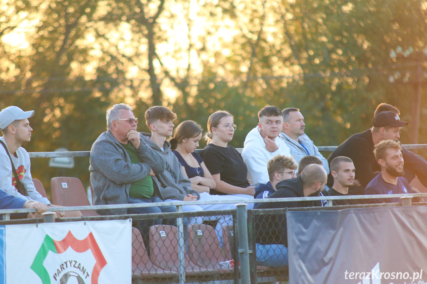 Partyzant MAL-BUD 1 Targowiska - Tempo Nienaszów 3-0 