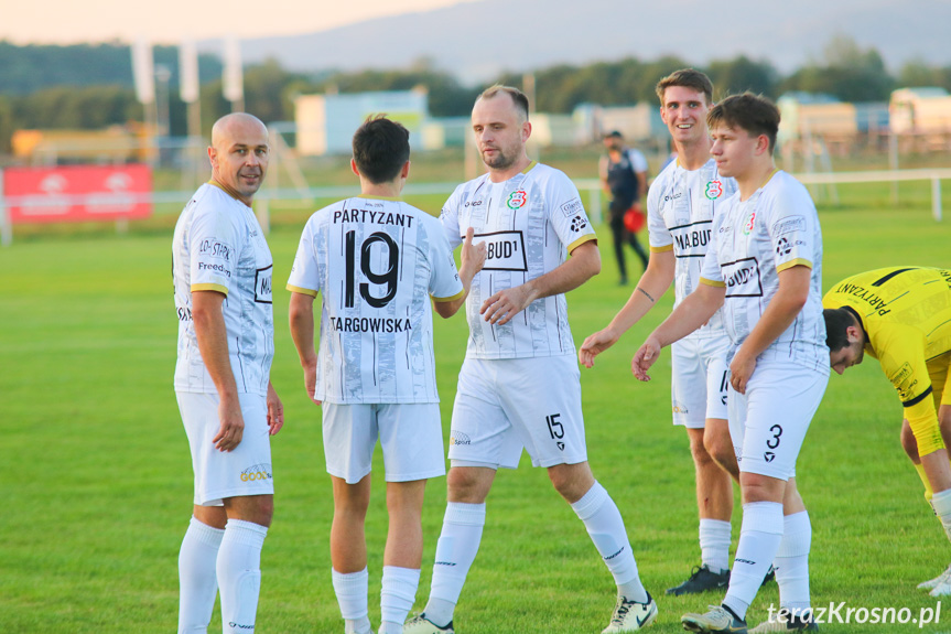 Partyzant MAL-BUD 1 Targowiska - Tempo Nienaszów 3-0 