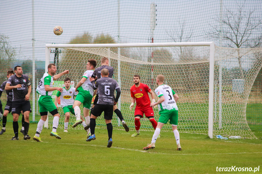 Partyzant MAL-BUD 1 Targowiska - Zamczysko Mrukowa 3:0