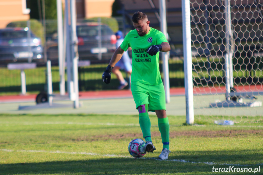 Pasja Krosno - Beniaminek Krosno 2-1