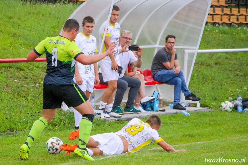 Piastovia Miejsce Piastowe - Grabowianka Grabówka 0:4