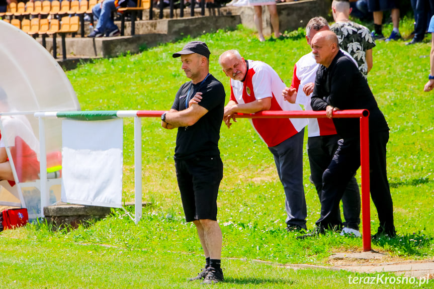 Piastovia Miejsce Piastowe - LKS Głowienka 0:1