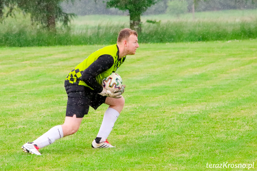 Piastovia Miejsce Piastowe - LKS Głowienka 0:1