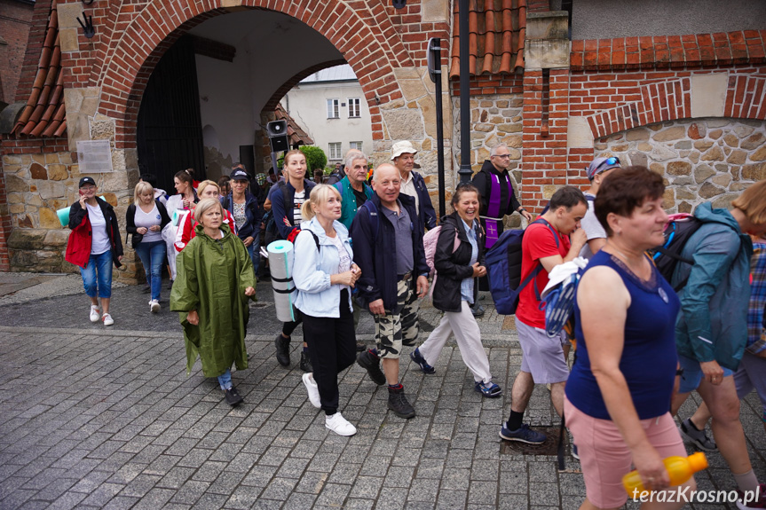 Pielgrzymi wyruszyli do Kalwari Pacławskiej