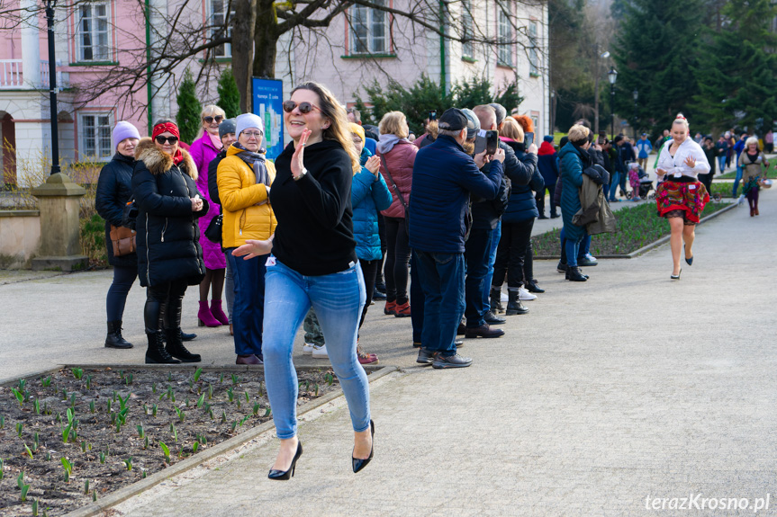 Pierwszy Zdrojowy Bieg na Szpilkach w Iwoniczu-Zdroju