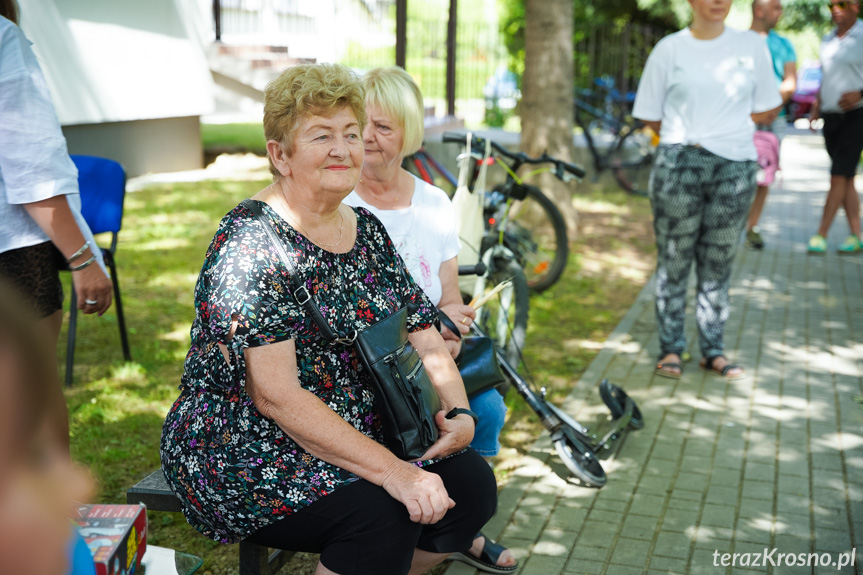 Piknik wakacyjny na Osiedlu Stefana Grota - Roweckiego w Krośnie