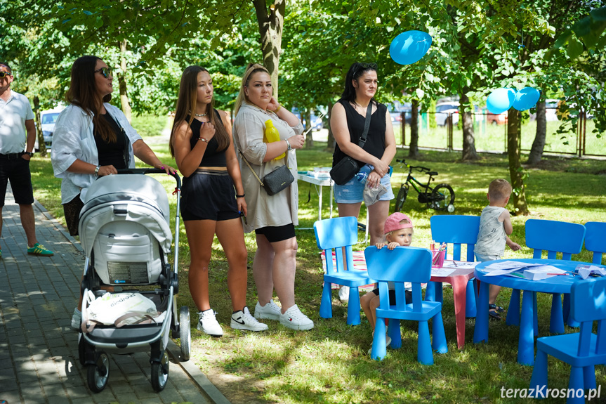 Piknik wakacyjny na Osiedlu Stefana Grota - Roweckiego w Krośnie