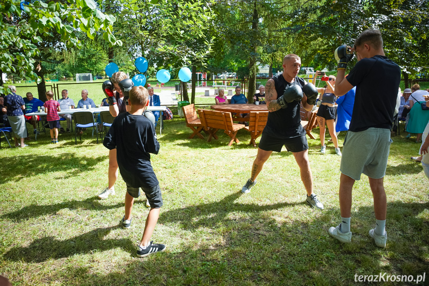 Piknik wakacyjny na Osiedlu Stefana Grota - Roweckiego w Krośnie