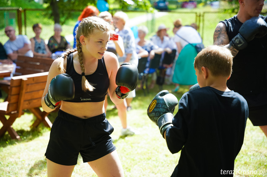 Piknik wakacyjny na Osiedlu Stefana Grota - Roweckiego w Krośnie