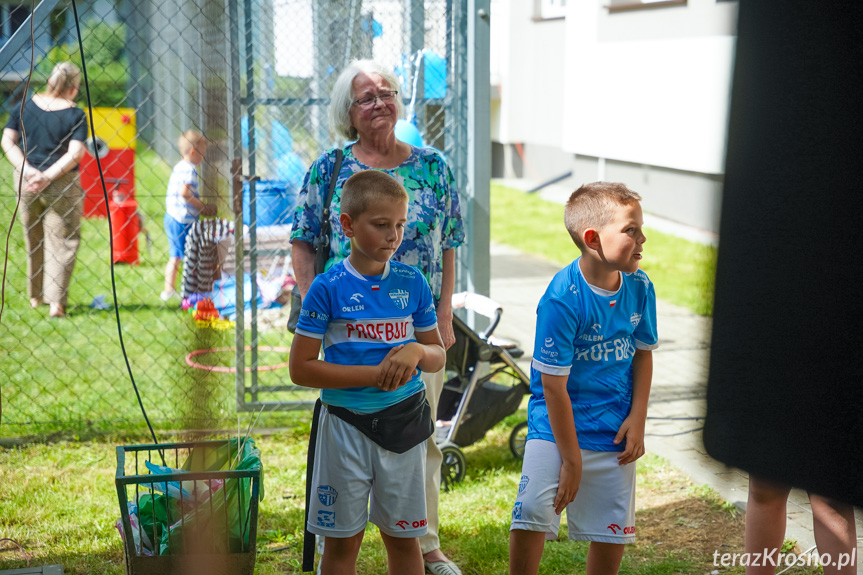 Piknik wakacyjny na Osiedlu Stefana Grota - Roweckiego w Krośnie