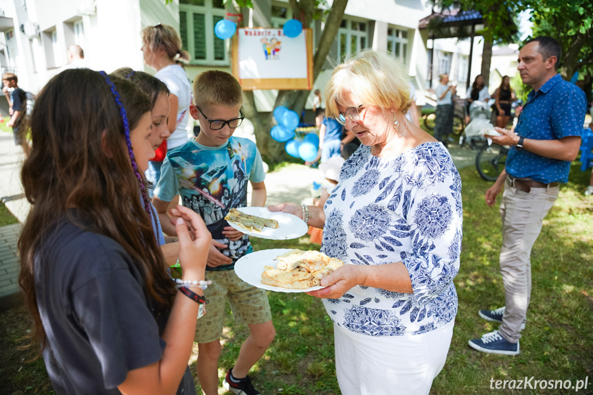 Piknik wakacyjny na Osiedlu Stefana Grota - Roweckiego w Krośnie