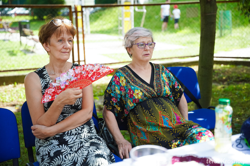 Piknik wakacyjny na Osiedlu Stefana Grota - Roweckiego w Krośnie