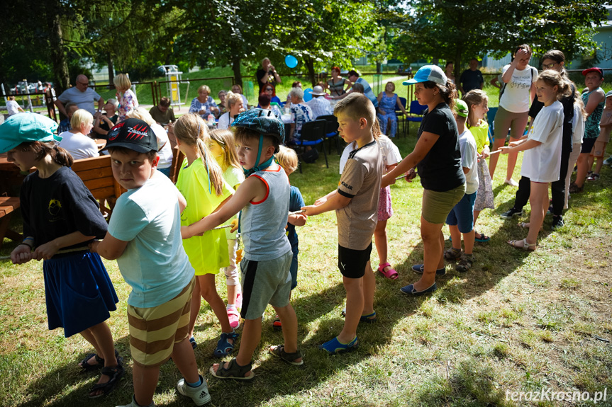 Piknik wakacyjny na Osiedlu Stefana Grota - Roweckiego w Krośnie