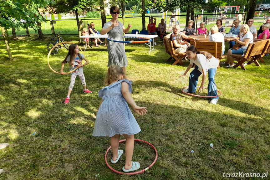 Piknik wakacyjny na Osiedlu Stefana Grota - Roweckiego w Krośnie