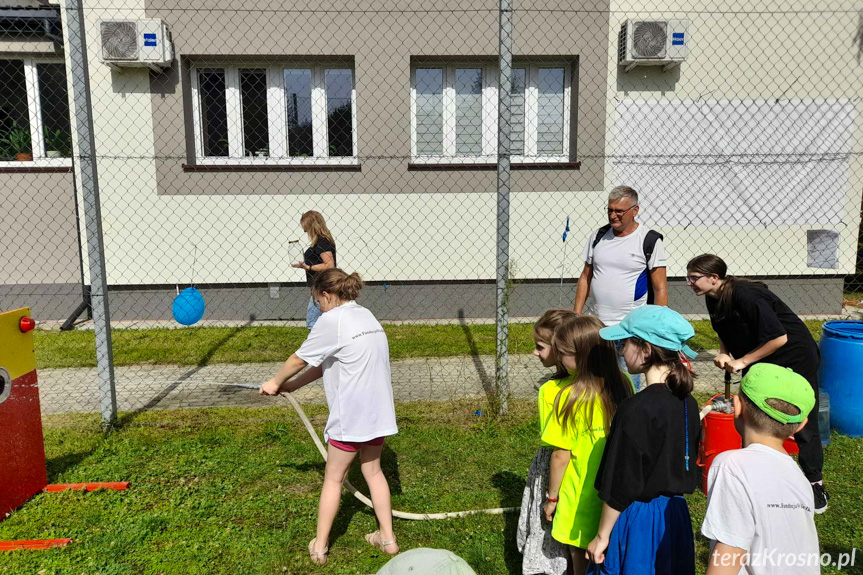 Piknik wakacyjny na Osiedlu Stefana Grota - Roweckiego w Krośnie