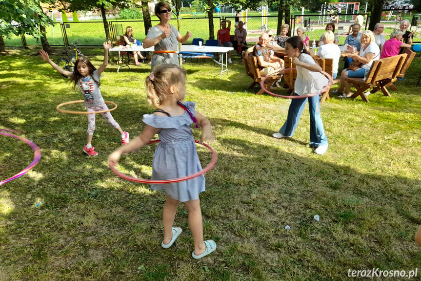 Piknik wakacyjny na Osiedlu Stefana Grota - Roweckiego w Krośnie