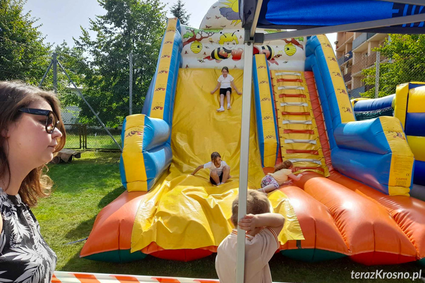 Piknik wakacyjny na Osiedlu Stefana Grota - Roweckiego w Krośnie