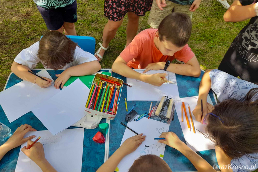 Piknik wakacyjny na Osiedlu Stefana Grota - Roweckiego w Krośnie