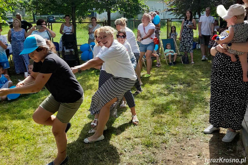 Piknik wakacyjny na Osiedlu Stefana Grota - Roweckiego w Krośnie