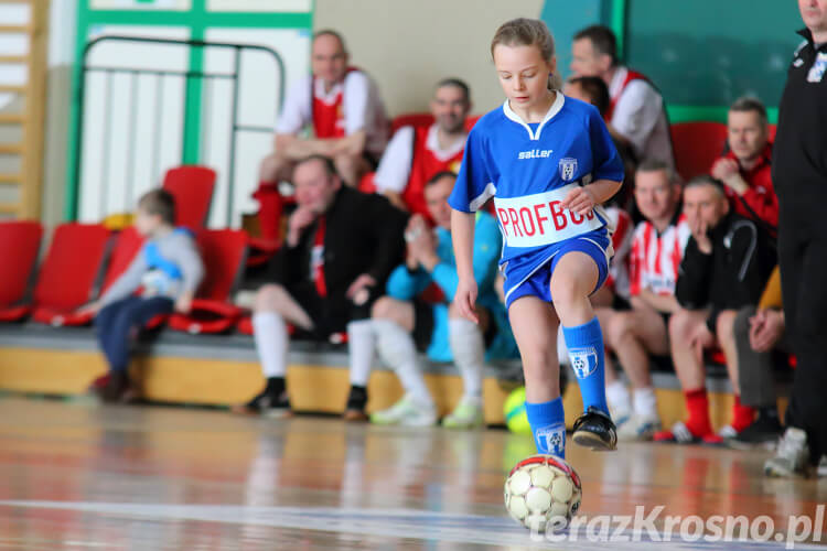 Pokazowy mecz dziewcząt ze szkółki piłkarskiej Beniaminek Krosno