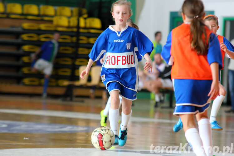 Pokazowy mecz dziewcząt ze szkółki piłkarskiej Beniaminek Krosno